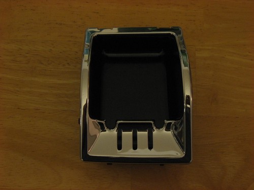 Almost NOS Mercedes-Benz C-Class Ashtray 203 810 06 30  - Bild 2 von 4