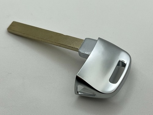 Llave en blanco compatible para Audi TT A4 A5 Q7 SQ7 RS TTS llave remota de 3 botones - Imagen 4 de 8