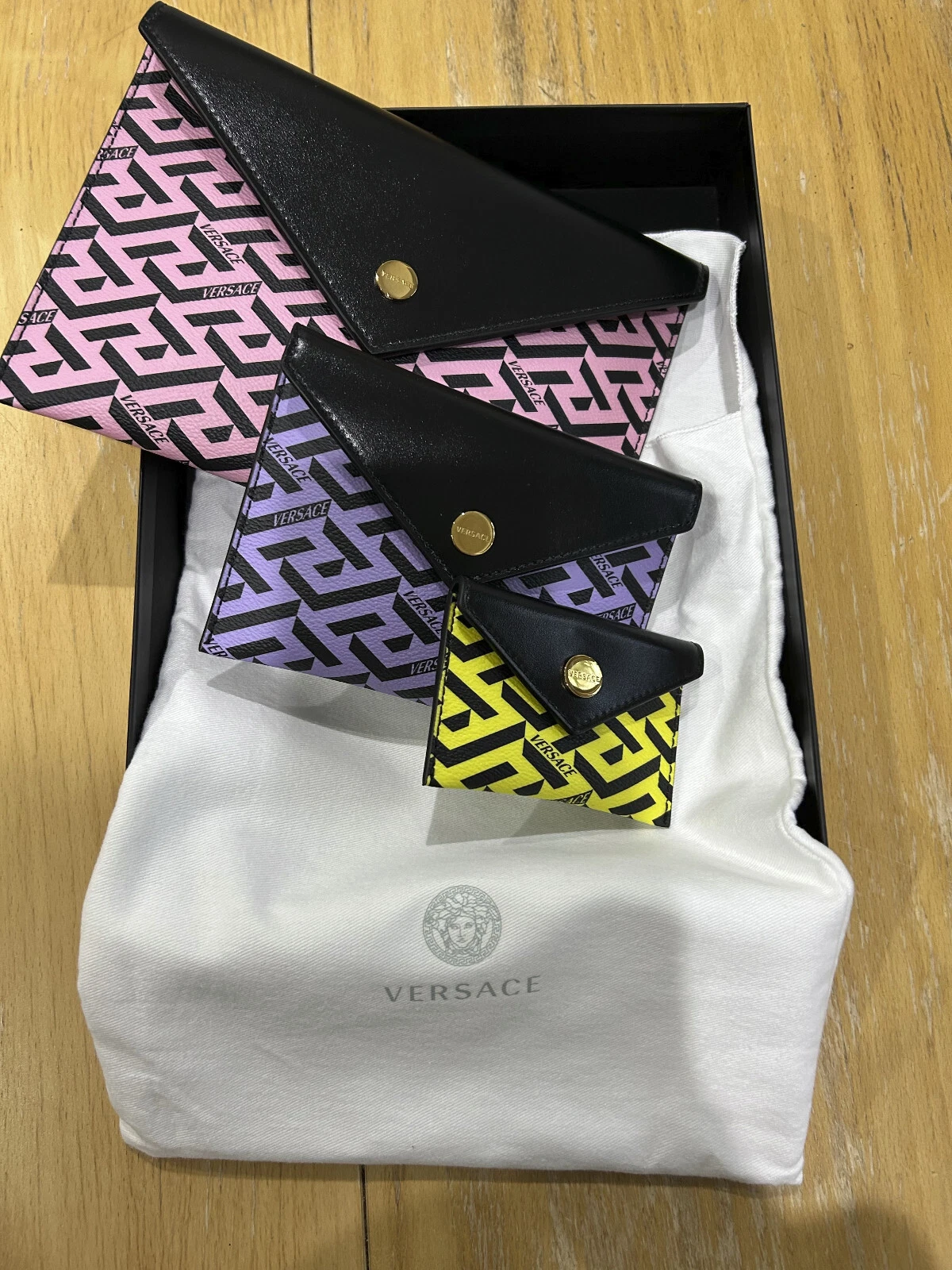 Set di borse in tela rivestita stampata VERSACE 3 pezzi firma Greca NUOVO in scatola