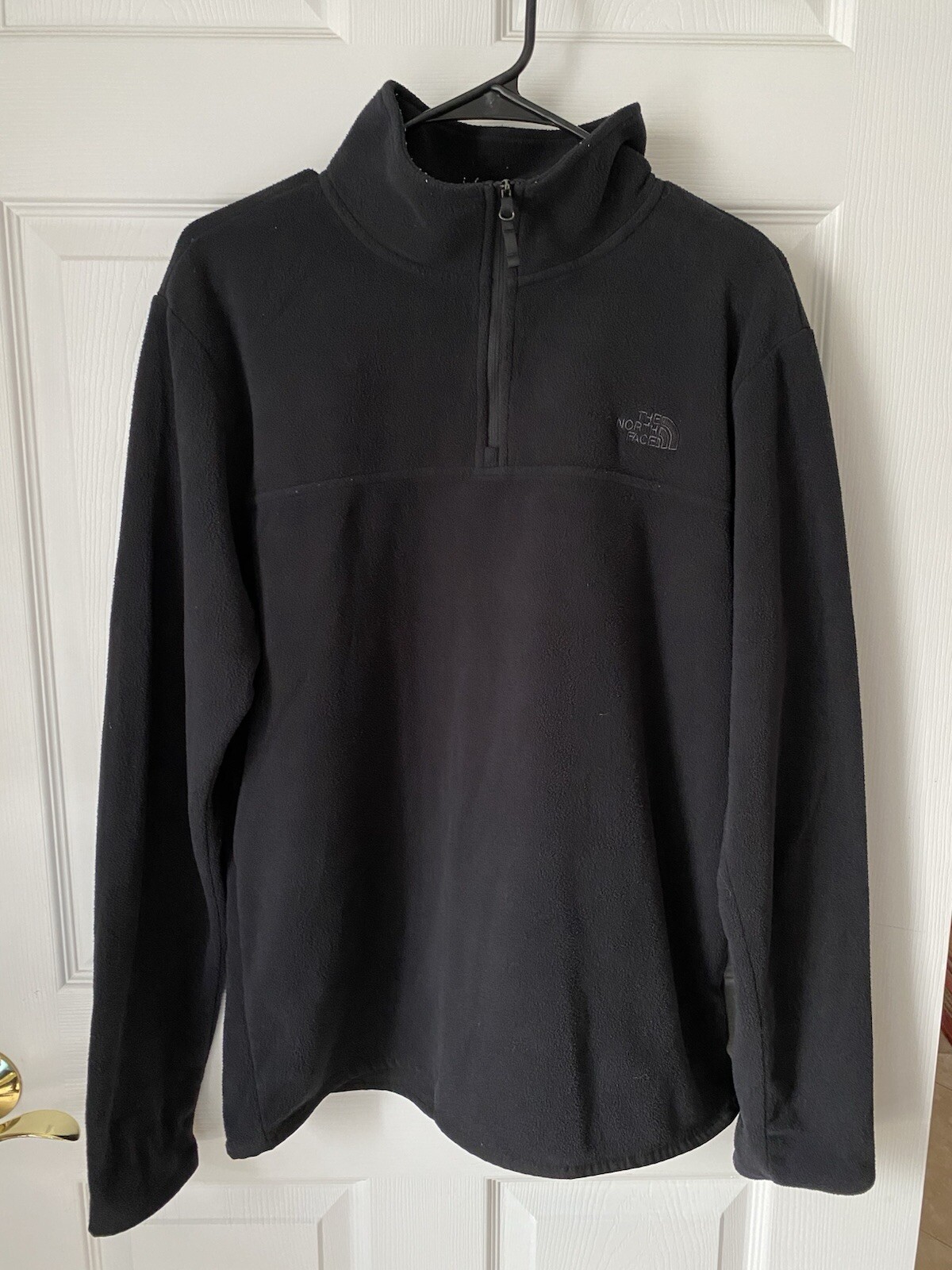 The North Face Mens Medium Black Fleece 1/4 Zip Pullover Jacket