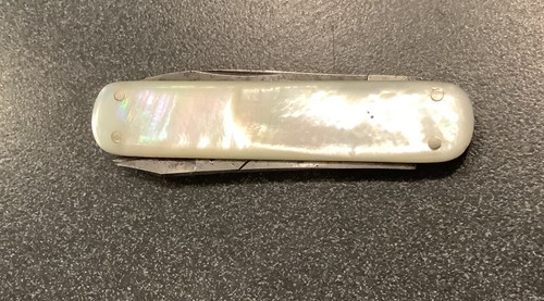 VINTAGE COLT RIUN POCKET KNIFE, MOTHER OF PEARL GRIPS - Picture 1 of 13