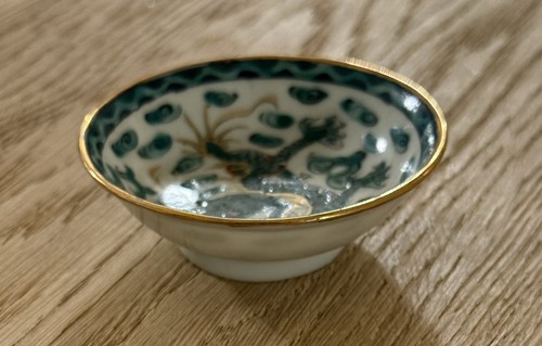 "7 platos pequeños de jengibre/wasabi chinos Famille Verte dragón verde 2-5/8""" - Imagen 4 de 5