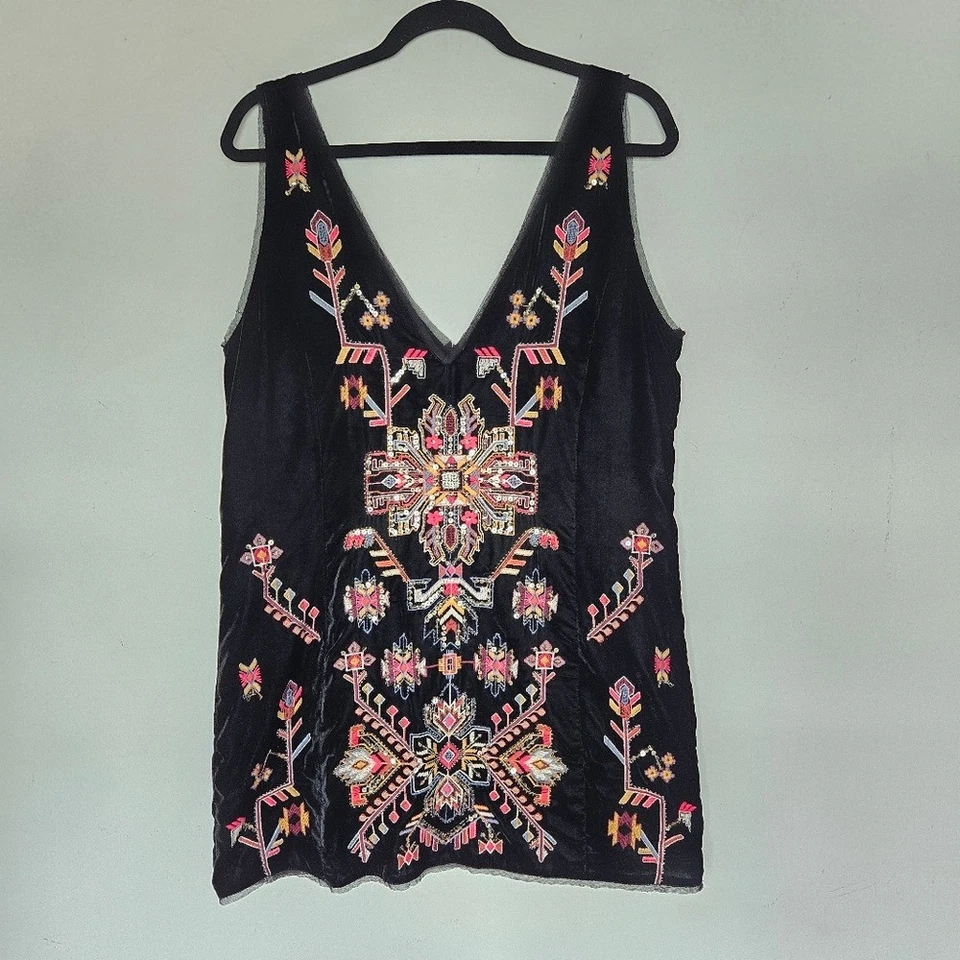 Mini Vestido ZARA Negro Terciopelo Bordado Cuentas Talla L Boho Tribal Étnico Festivo Foto 2 de 4