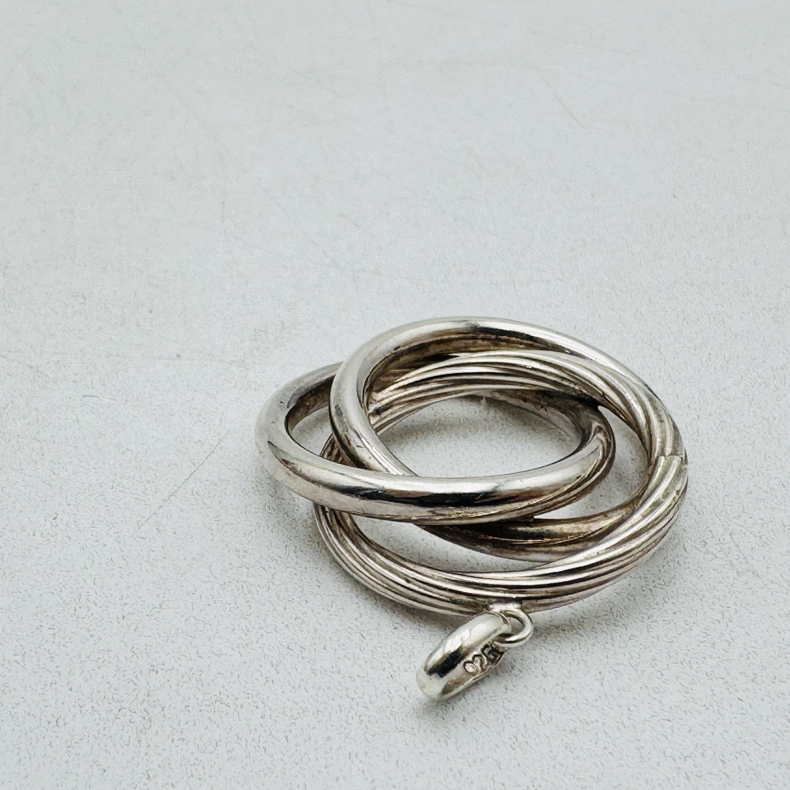 Sterling Silver Three Ring Intertwined Circle Pen… - image 5