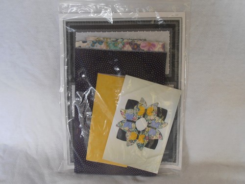 Fingerhut Kunst Libelle Herzstück 17” x 17” Quilt Bastelset Deckchen Handarbeit - Bild 2 von 8