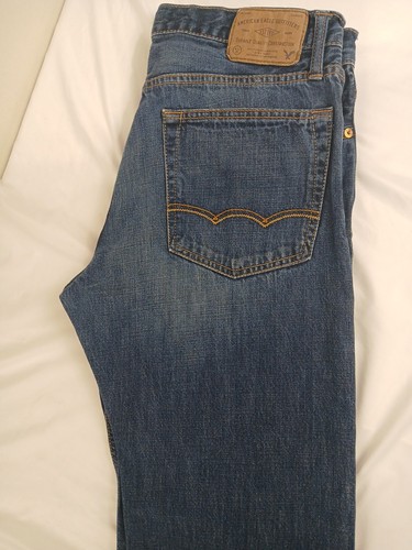 American Eagle Herren Relaxed Straight Jeans Größe 32x32 Passform (32x30) dunkle Waschung gebraucht, in einwandfreiem Zustand - Bild 9 von 17