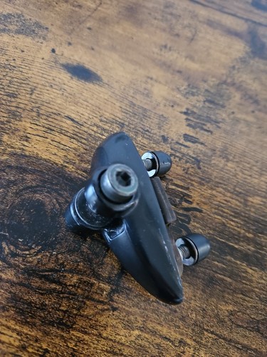 TRIUMPH Daytona 955i original Spiegel Fuß Aufnahme Adapter '04-'06 - Bild 1 von 3