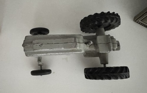 Vintage Die-Cast Ferguson TE20 Tractor 🚜  *RARE* from the Ford or David Brown - Picture 3 of 8