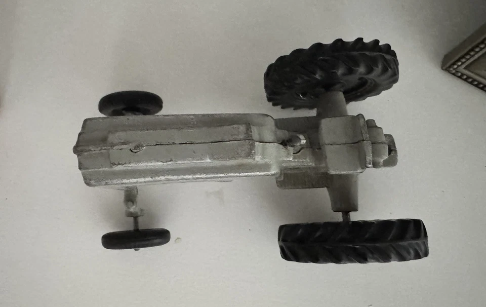 Винтажный литой трактор Ferguson TE20 🚜 *РЕДКИЙ* от Ford или David Brown - Изображение 3 из 4