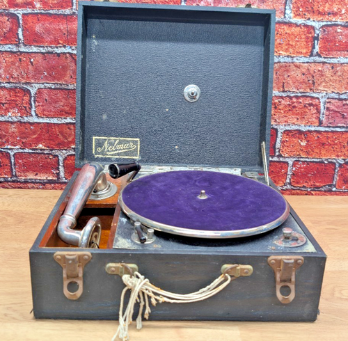 Vintage Nelmur Portable Wind-Up Gramophone Spares Or Repair Used - Picture 9 of 13