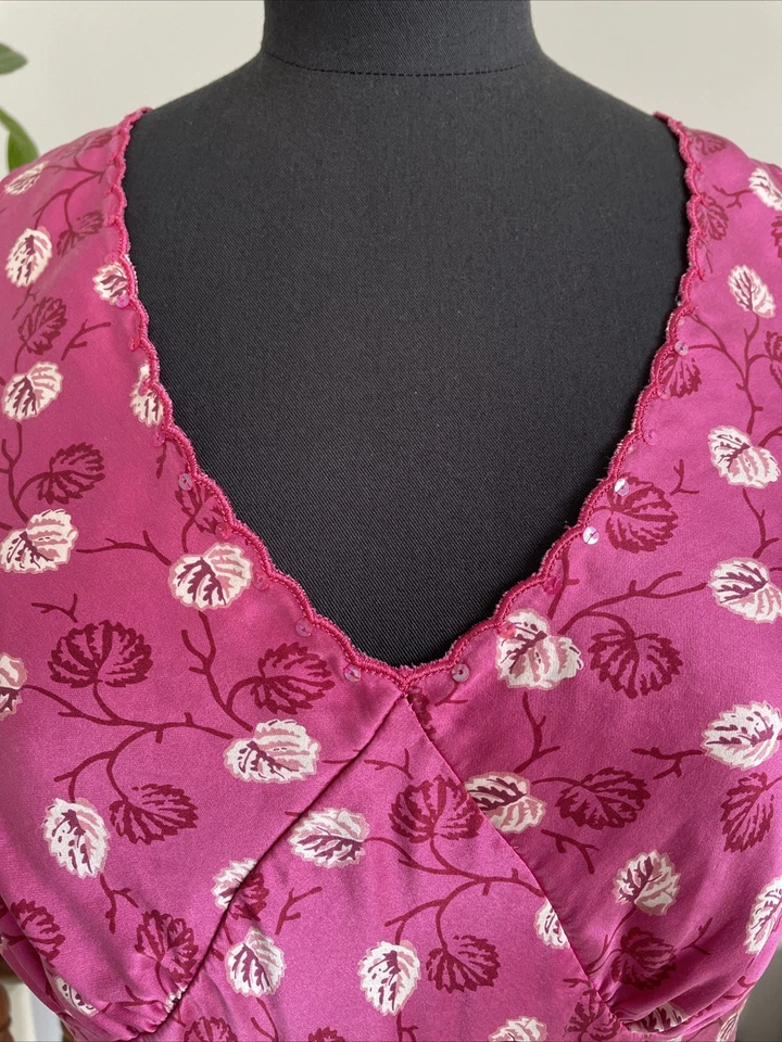 复古 Y2K Old Navy 女式丝绸花卉娃娃背心 Coquette 浪漫仙女 — 第 2/4 张图片