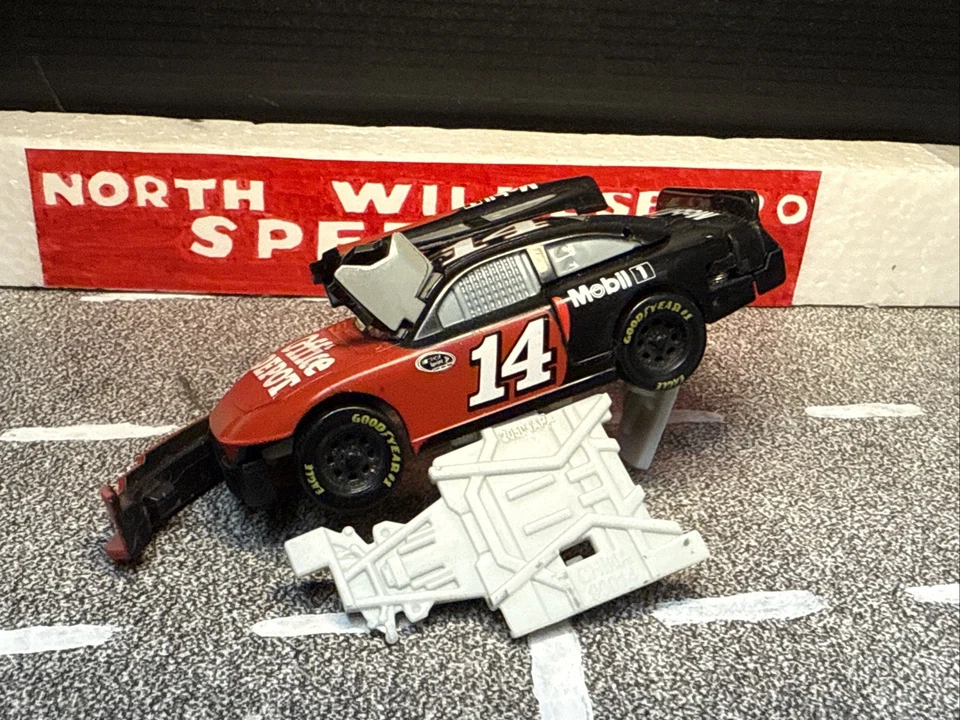 Tony Stewart #14 Office Depot Nascar Bashers Crash Car Spin Master Toy Car Foto 2 de 4