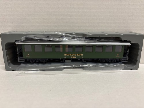 BEMO H0m B 2246 Nostalgie Plattformwagen 2.Kl. grün Rhätische Bahn 3235 145 | Zustand: Neu