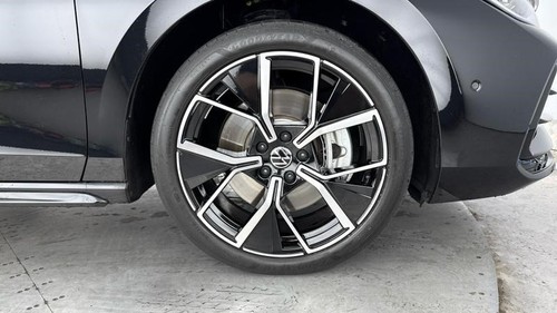 2024 Volkswagen Passat R-Line 1.5 TSI eHybrid 272PS 6-speed DSG Automatic Estate - Picture 5 of 24