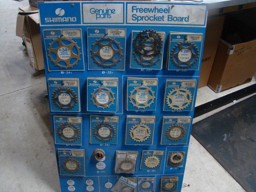 VINTAGE SHIMANO FREEWHEEL SPROCKET BOARD ( OVER 70 SPROCKETS )