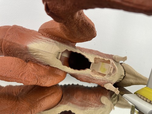 Jurassic World Camp Cretaceo Super Colossale Carnotauro Dinosauro Figura 40" - Foto 10 di 10