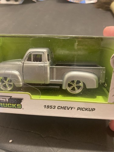 "JADA" 2024~ *JUST TRUCKS* (1953 SILVER CHEVY PICKUP TRUCK) 1:32 Mu - Picture 2 of 15