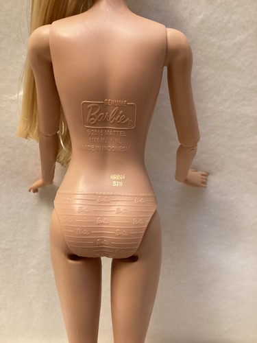 Nude Barbie Inline Skating Margot Robbie from Barbie The Movie NUDE DOLL ONLY - Picture 8 of 13