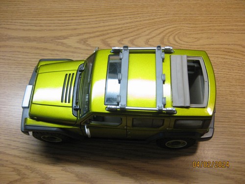 1/18 2005 Jeep Rescue Concept in lime green metallic, by Maisto, no box - Bild 9 von 19
