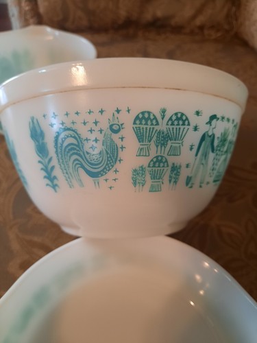 Vintage Pyrex Amish Butterprint Turquoise- set of 3 - no lids- Look!!!! - Picture 8 of 8