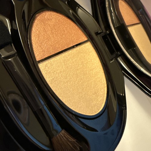 New in box Shiseido The Makeup Silky Eye Shadow Duo S2 Gold Gleam Shade - Picture 2 of 6