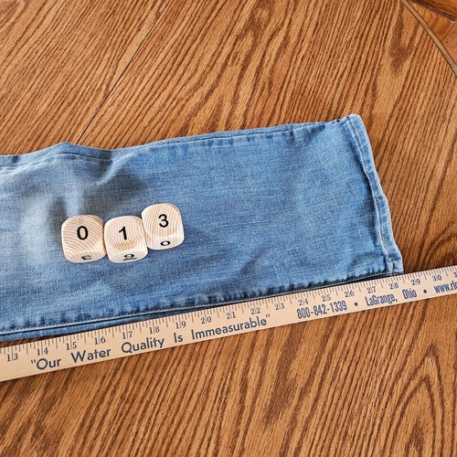 Signature Levis Size 10 Mid Rise Med Wash Stretch Boot Cut Jeans Women W30XL30 - Picture 10 of 12