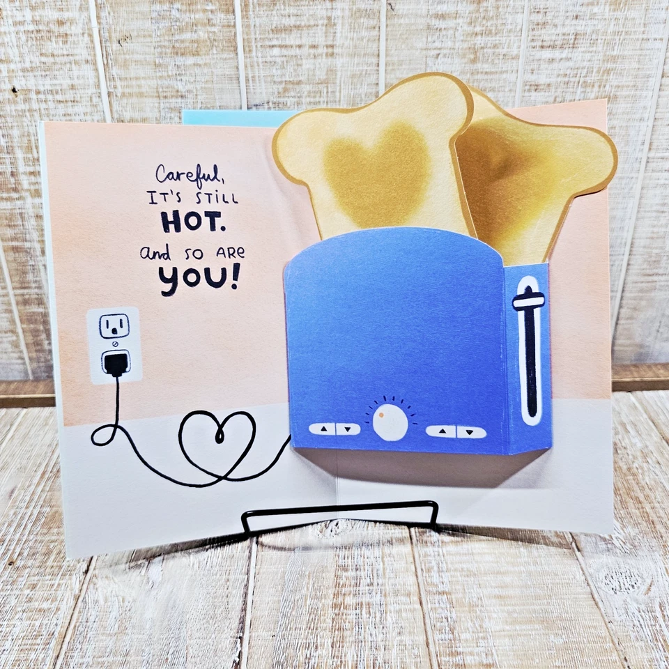 Tarjeta de felicitación de aniversario Hallmark azul pop out brindis humor divertido Foto 4 de 4