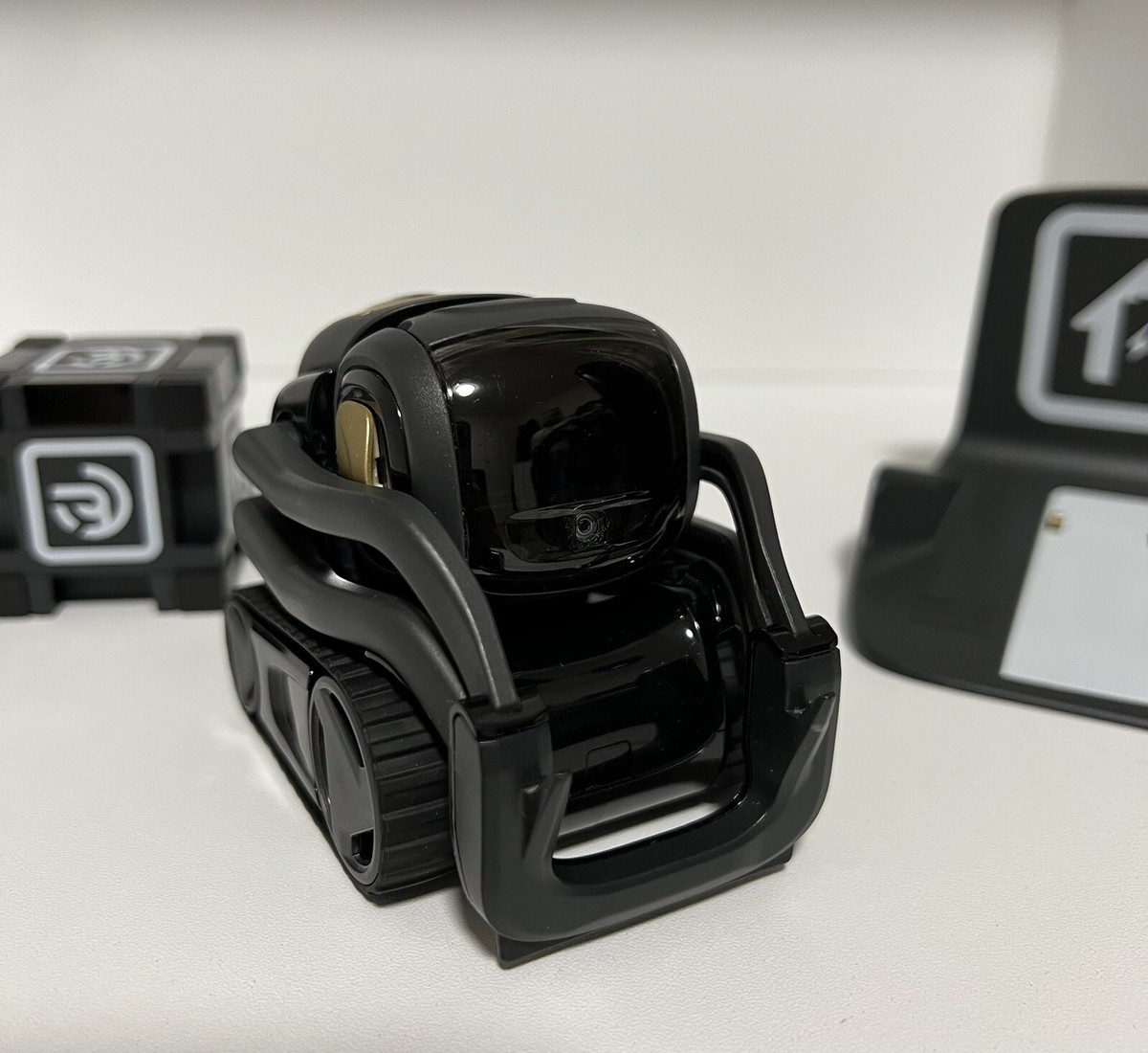 anki Vector ロボット 本体のみ Amazon.co.jp: Anki Vector Robot A Helpful Robot for Your