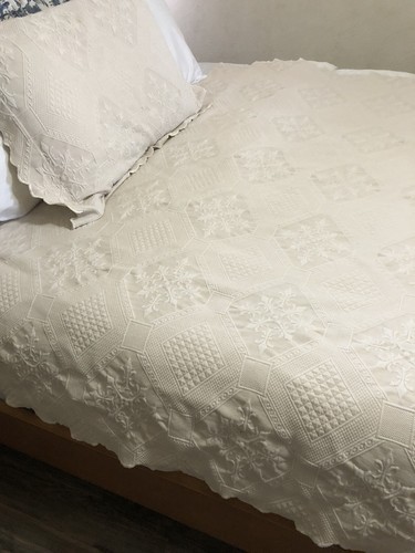 Peacock Alley 2Pc Beige Matelasse Coverlet Set 66x86” Twin Size 1P/case Portugal - Picture 10 of 13