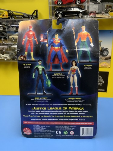 DC DIRECT JLA SUPERMAN FIGURE WITH AMERICAN FLAG NEW - Picture 7 of 9