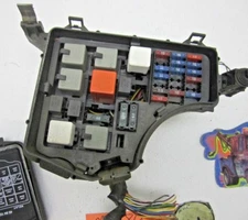 FUSE BOX RELAY PANEL 2.3L ENGINE MOTOR HARNESS END CAR 94 96 97 98 95 SAAB 900