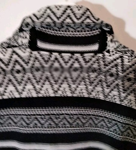 Chaleco tejido azteca del suroeste talla grande Chaps para mujer blanco y negro botón único - Imagen 3 de 11