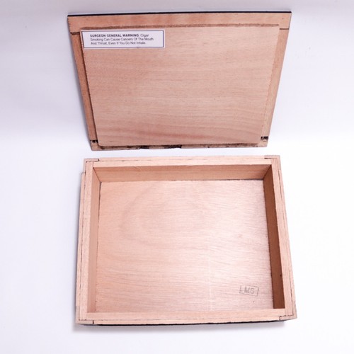Caja de cigarros de madera vacía CAO Amazon Basin Extra Anejo 2023 8,75" x 7" x 2,25" - Imagen 4 de 10