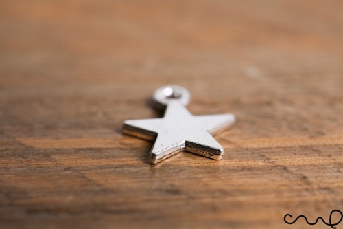 8 x Silver Metal Charms Star Charms Small Jewellery Making Craft Double Sided - Picture 6 of 7