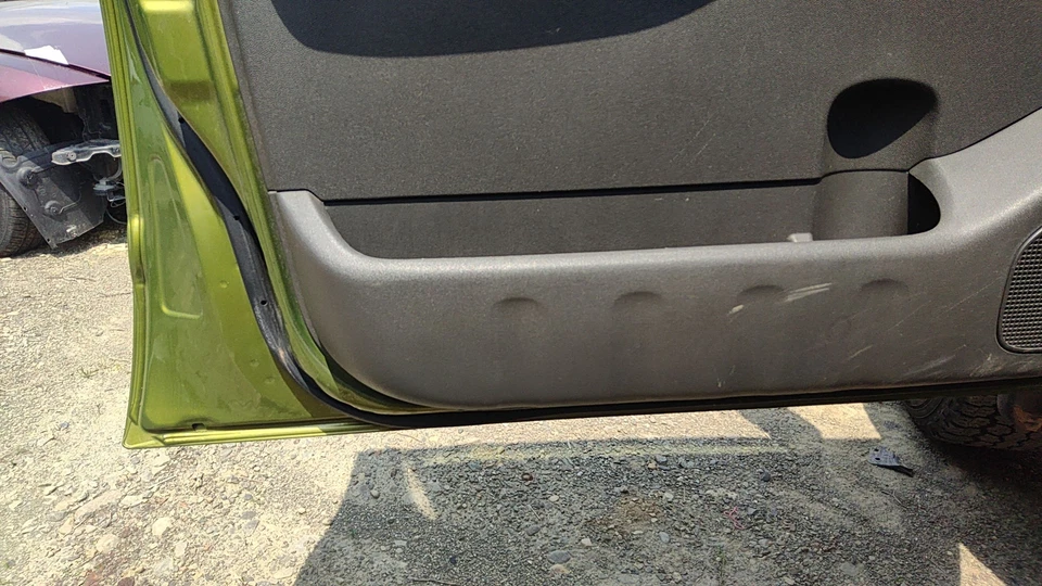 11 NISSAN XTERRA Front Door Driver Leftmetallic Green Pearljah - Image 2 of 2