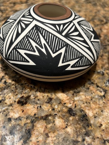 Vintage Acoma Pueblo  Pottery Pot - Picture 7 of 7