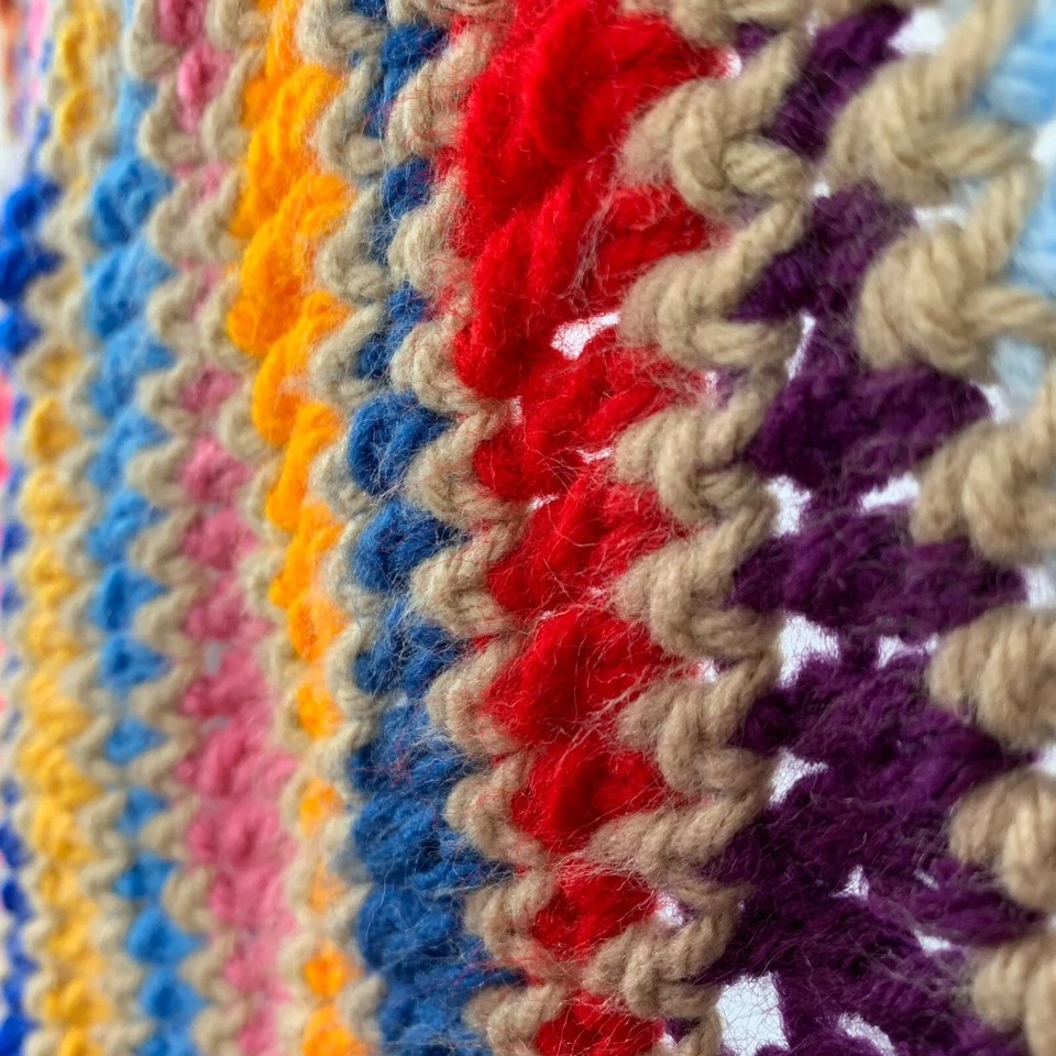 Manta tejida vintage colorida ondulada estilo Coogi afgana 46 x 51 Foto 3 de 4