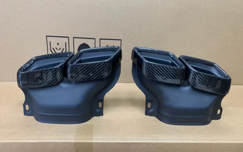 NUEVAS puntas de silenciador de tubo de escape trasero de fibra de carbono para Mercedes Benz C63 E63 S63 Foto 2 de 4