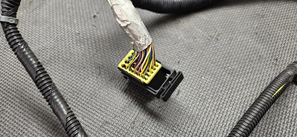 2013 Chevrolet Camaro SS фары жгут проводов "22865561" OEM - Изображение 3 из 4