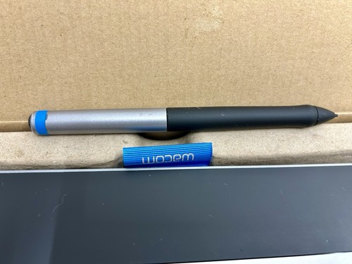 Wacom CTL-480 Intuos Small Creative Tablet with Pen and Cable - Afbeelding 11 van 14