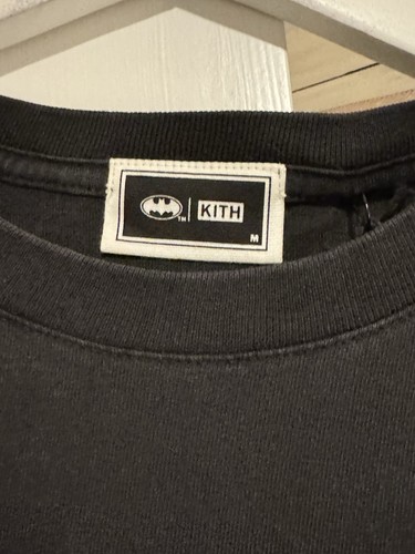Kith x Batman Logo Vintage Tee Black (KHM032755-001) Size Medium - Bild 2 von 8