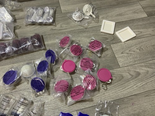 Over 100 NOS Tupperware Key Chains, That’s a Bowl, Wonderlier++++ - Bild 11 von 21