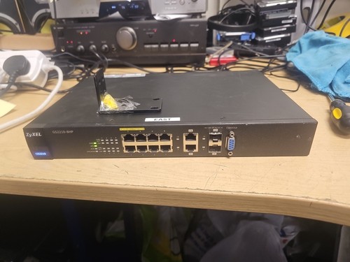 ZyXEL GS2210-8HP 8-Port Managed Gigabit PoE Switch + 2 Ear Rack - Photo 10/20