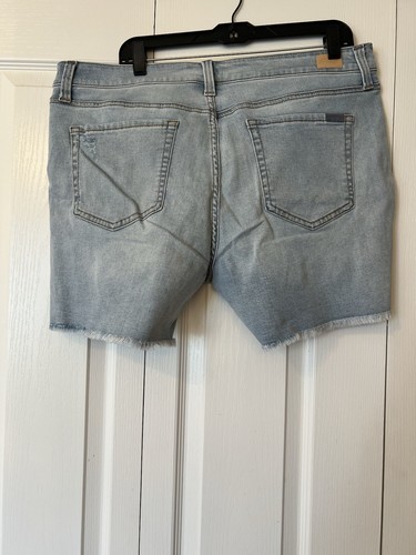 Seven7 Weekend Fray Hem Denim Shorts Size 18 NWT - Picture 4 of 5