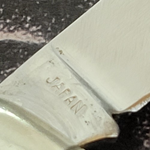 Swell End Jack Knife Made In Japan Pic Bone Handles SS Blades 3 5/16" Closed - Picture 9 of 9