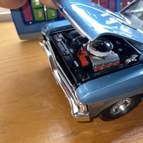 Chevy Nova SS cupé diecast Maisto edición especial escala 1:18 1970 | verde azulado - Imagen 3 de 13