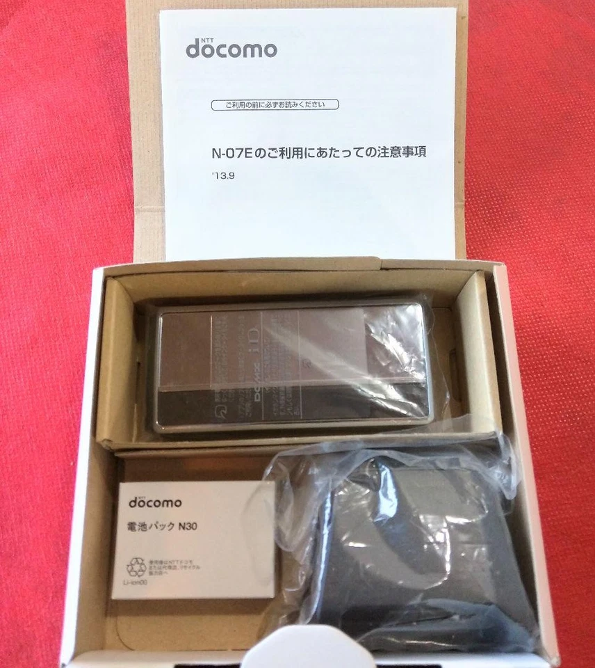 Teléfono Móvil Docomo N-07E Negro 3G Abatible Foto 4 de 4