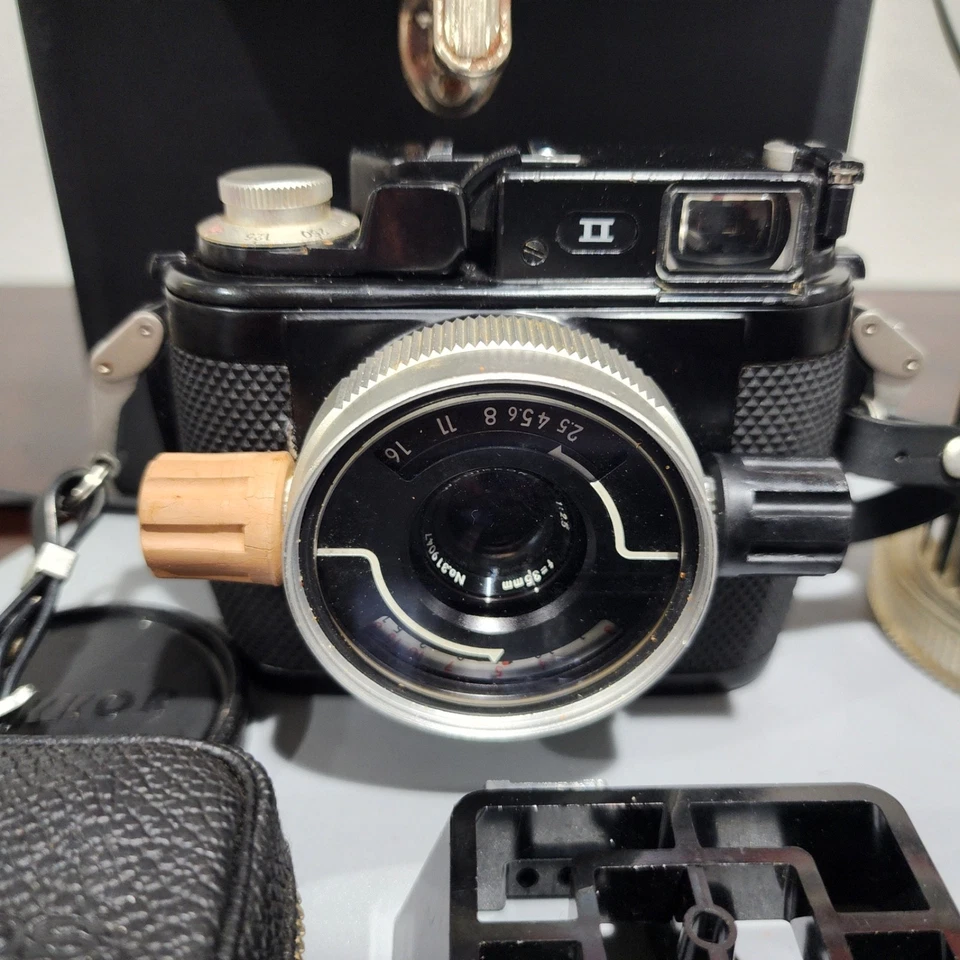 Cámara submarina Nikonos II de 35 mm + lente Nikkor 35 mm f/2,5 y flash sonónico Foto 3 de 4