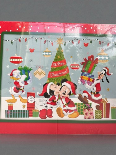 Disney Classic Advent Calendar 32 Pieces  SEALED Christmas - Picture 1 of 3