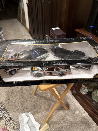 Dale Earnhardt Bass Pro NASCAR, Chevy Dually Truck, Trailer Brookfield Coll. Set - Picture 2 of 5